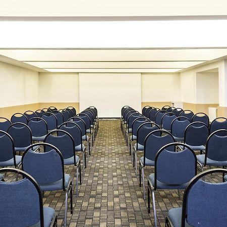 Fiesta Inn Monterrey Valle San Pedro Garza Garcia Ngoại thất bức ảnh